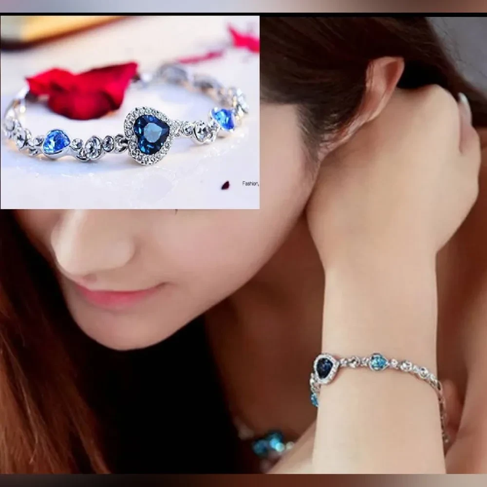 Sweet Love Heart Shape Bracelet For Girls & Women 0