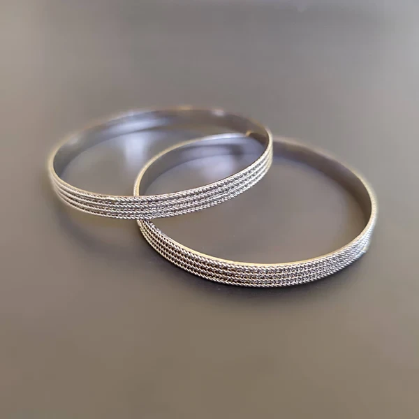 Slick Traditional Katai Stone Shinning Bangles 3