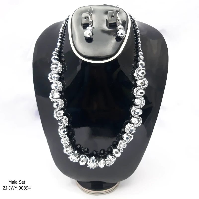 Stone Studded Chain Necklace