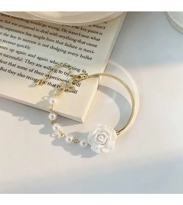 Korean Sweet Simple Flower and Pearl Bracelet for Girls 0