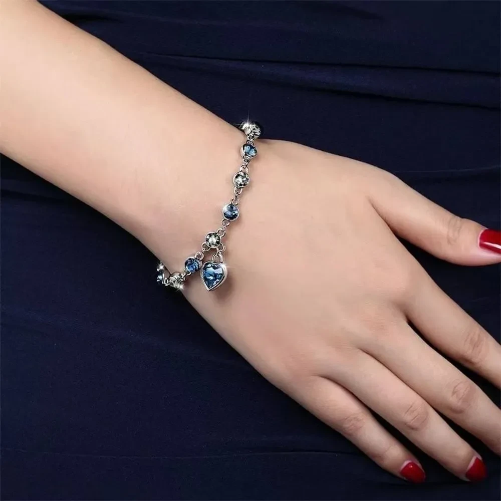 Sweet Love Heart Shape Bracelet For Girls & Women 2