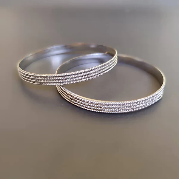 Slick Traditional Katai Stone Shinning Bangles 2