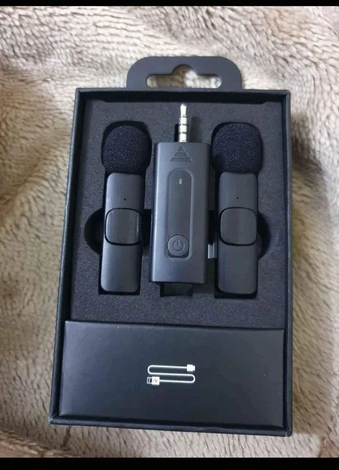 K35 Dual Wireless Microphone 2