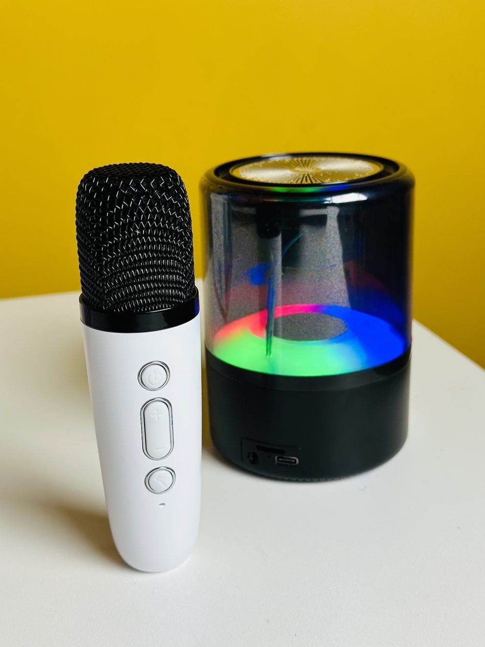 Thao F10s 1200mAh Portable Microphone With Bluetooth Speaker