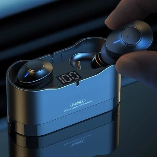 Remax TWS-22 Bluetooth Earbuds With Digital Display 0